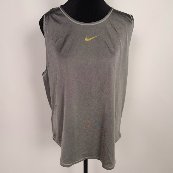 Nike Tops - Nike Dri Fit Tank Size XL